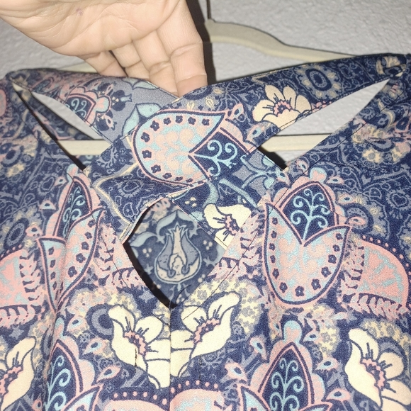 HOLLISTER CO. DRESS - Picture 5 of 7